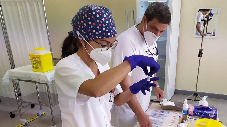 Canarias mantiene el objetivo de llegar al 70% de vacunados en verano