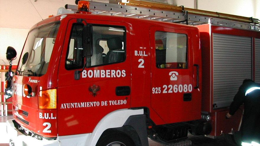 Se desata un incendio en la planta de reciclaje de Quintanar de la Orden