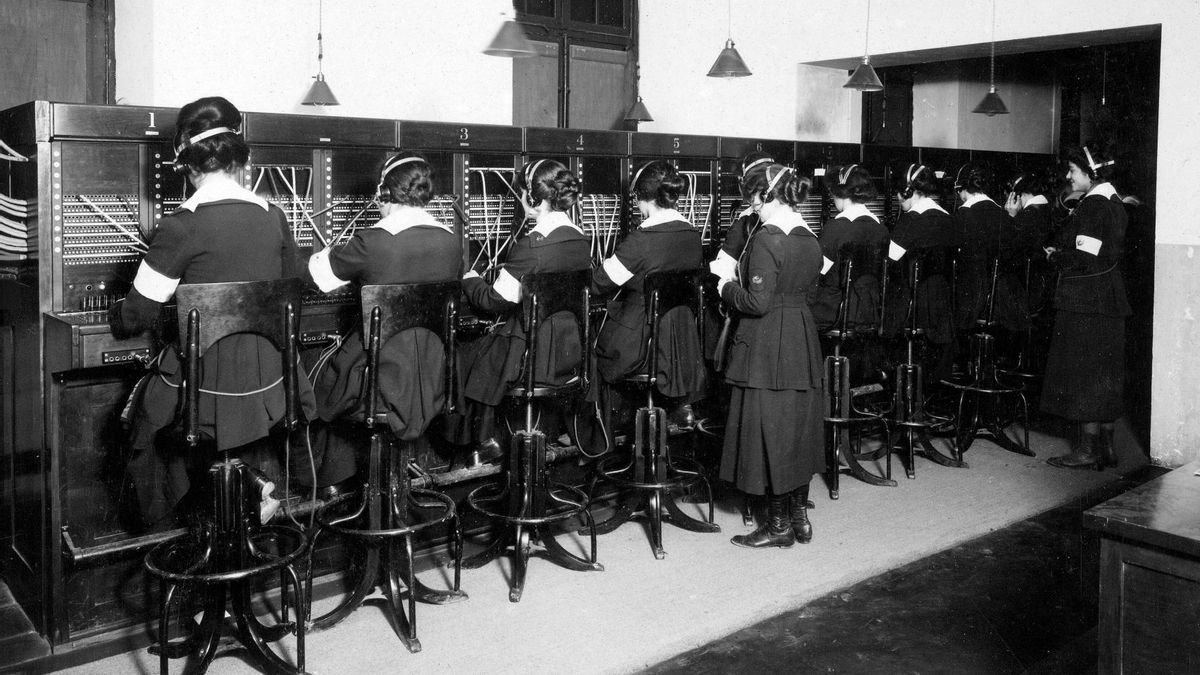 El proceso exigió dominar dos lenguas y entender códigos militares