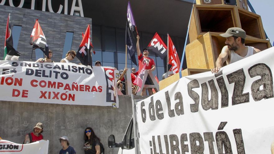 El juzgado decreta el ingreso inmediato en prisión para 'las seis de la Suiza' tras su condena de cárcel por hacer sindicalismo