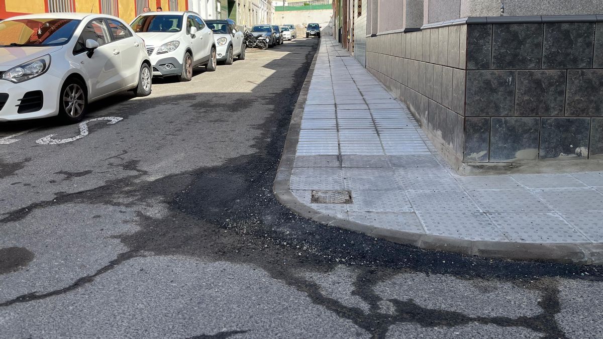 El Ayuntamiento de Las Palmas culmina la renovación de más de 700 metros cuadrados de acera en el barrio de La Isleta