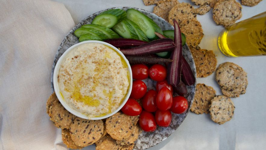 Cómo preparar la receta de tahini casero y tres platos para disfrutar de las semillas de sésamo este verano