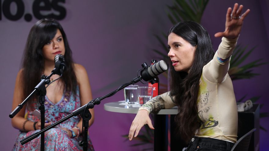 Javiera Mena se dirige a las socias y socios de elDiario.es