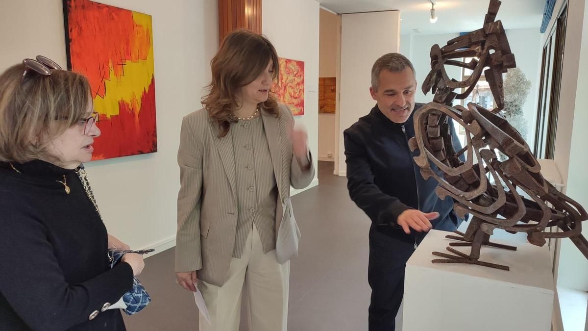 Inauguración de la exposición ‘Arte en el Camino’ en El Albéitar con obras de la Fundación Merayo.