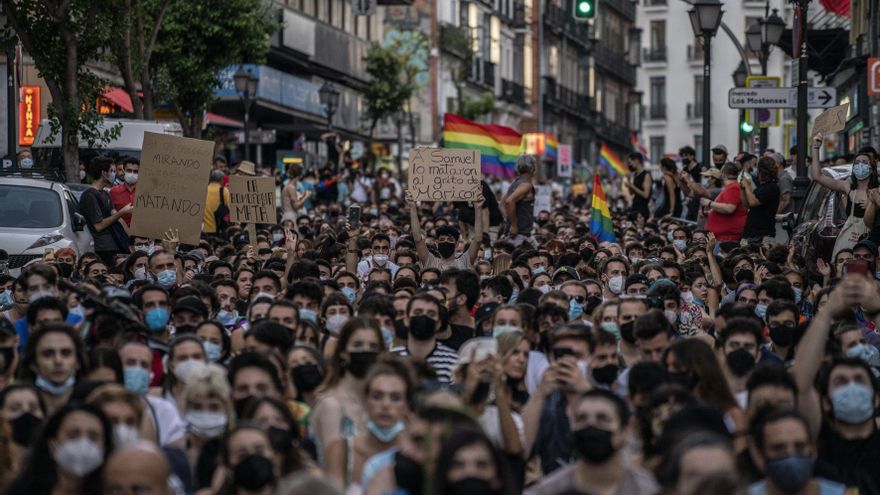 Miles de personas cortaron al tráfico la calle San Bernardo, donde se encuentra el ministerio de Justicia.