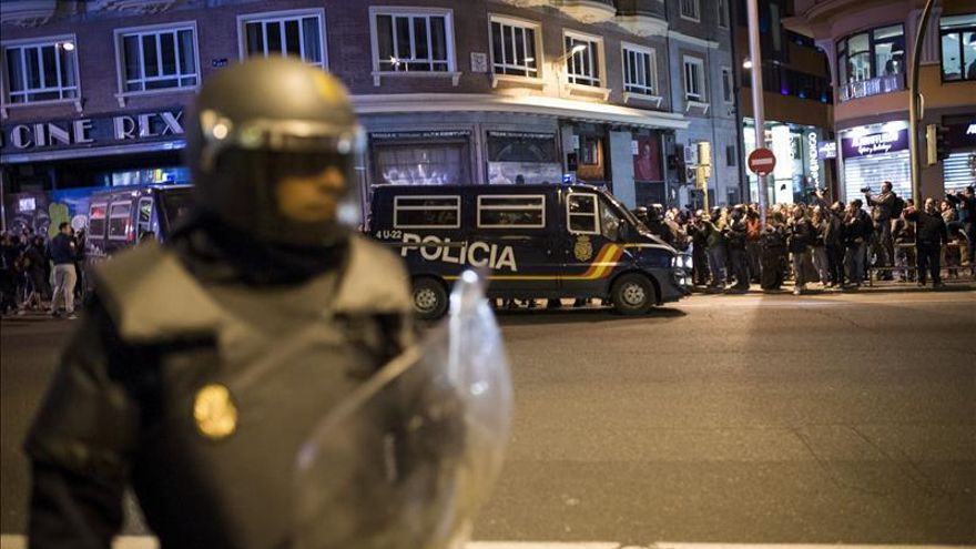 Antidisturbios desplegados al final de las Marchas de la Dignidad del 22M. / Efe