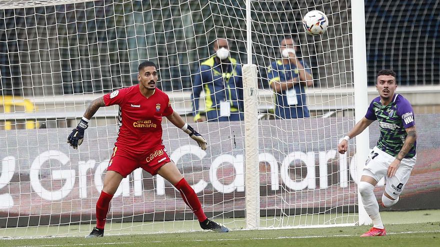 Las Palmas se atasca con el traspaso de Álvaro Valles