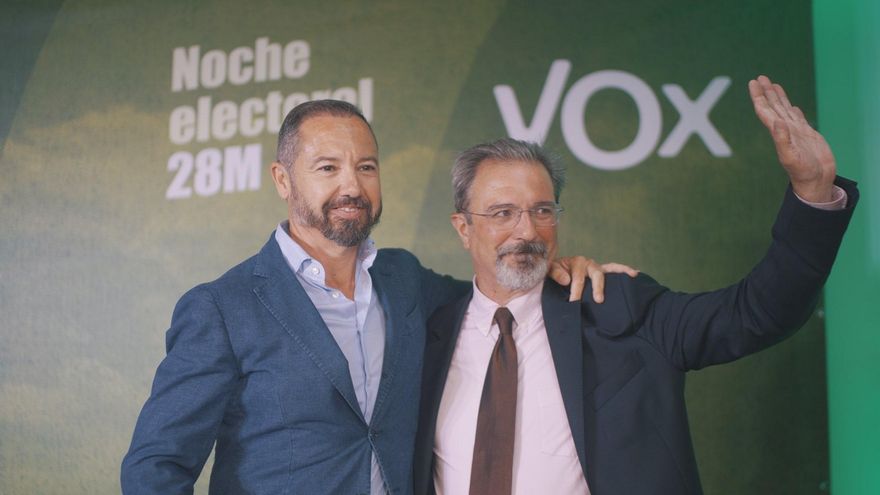 Purga en las aulas y demolición de leyes sociales: el peaje de Vox para que Carlos Mazón presida la Generalitat Valenciana