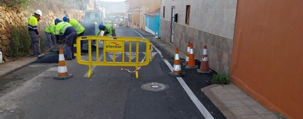Endesa introduce una nueva línea subterránea para fortalecer la red eléctrica en el norte de Tenerife.