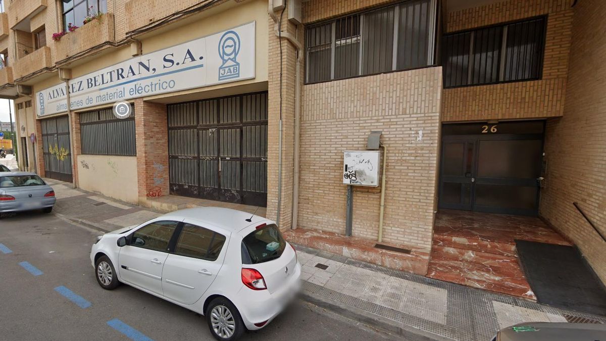 El número 26 de la calle de Joaquín Costa de Huesca, antes de la transformación que dio lugar a garajes y trasteros.