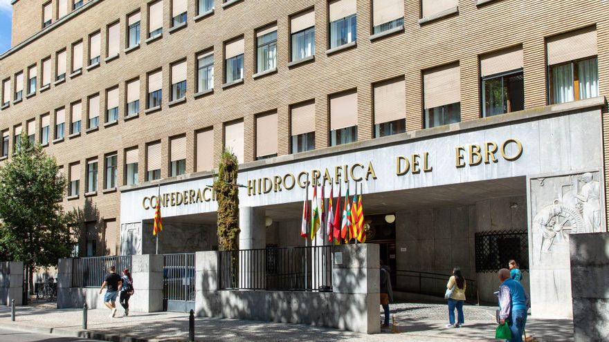 La Confederación del Ebro prevé aprobar este año un borrador del plan hidrológico y estudia variar las dotaciones de riego