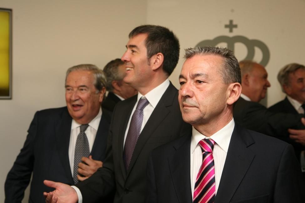 Saavedra, Clavijo y Rivero en la toma de posesión de Clavijo (ALEJANDRO RAMOS)