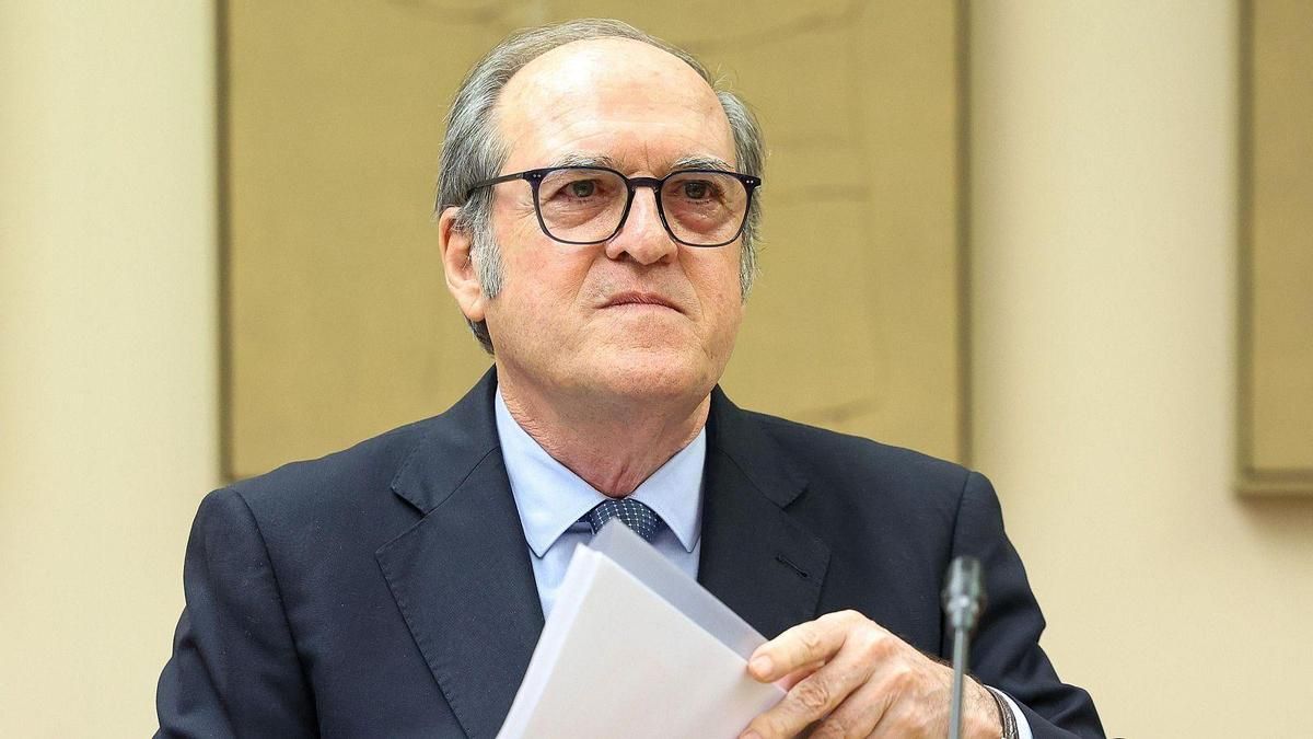 Ángel Gabilondo reúne a los defensores autonómicos en La Palma para abordar la crisis de la vivienda