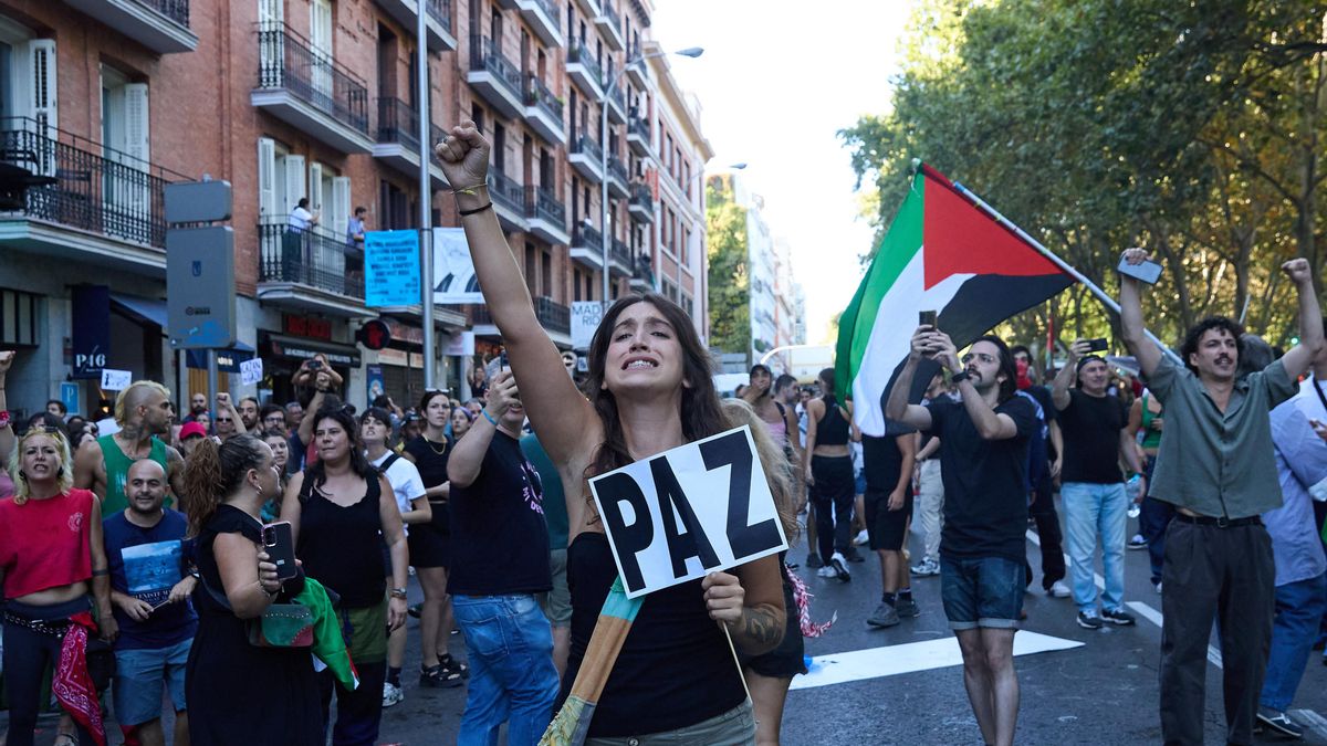 Los manifestantes a favor Palestina provocan la cancelación de la última etapa de la Vuelta Ciclista a España.