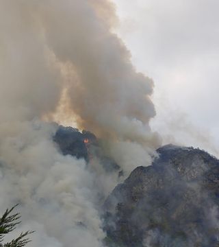 El incendio de Canedo, en Somiedo, esta mañana