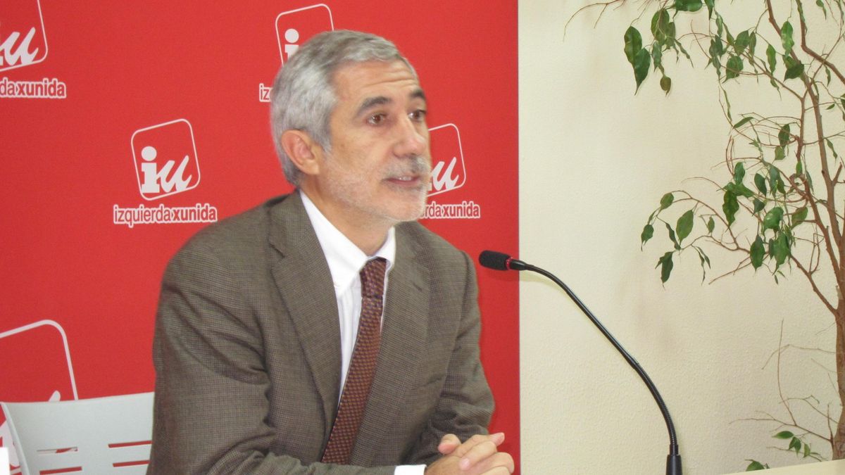 Llamazares exige que se impida a los bancos que reciben ayudas públicas "ensañarse con los ciudadanos"