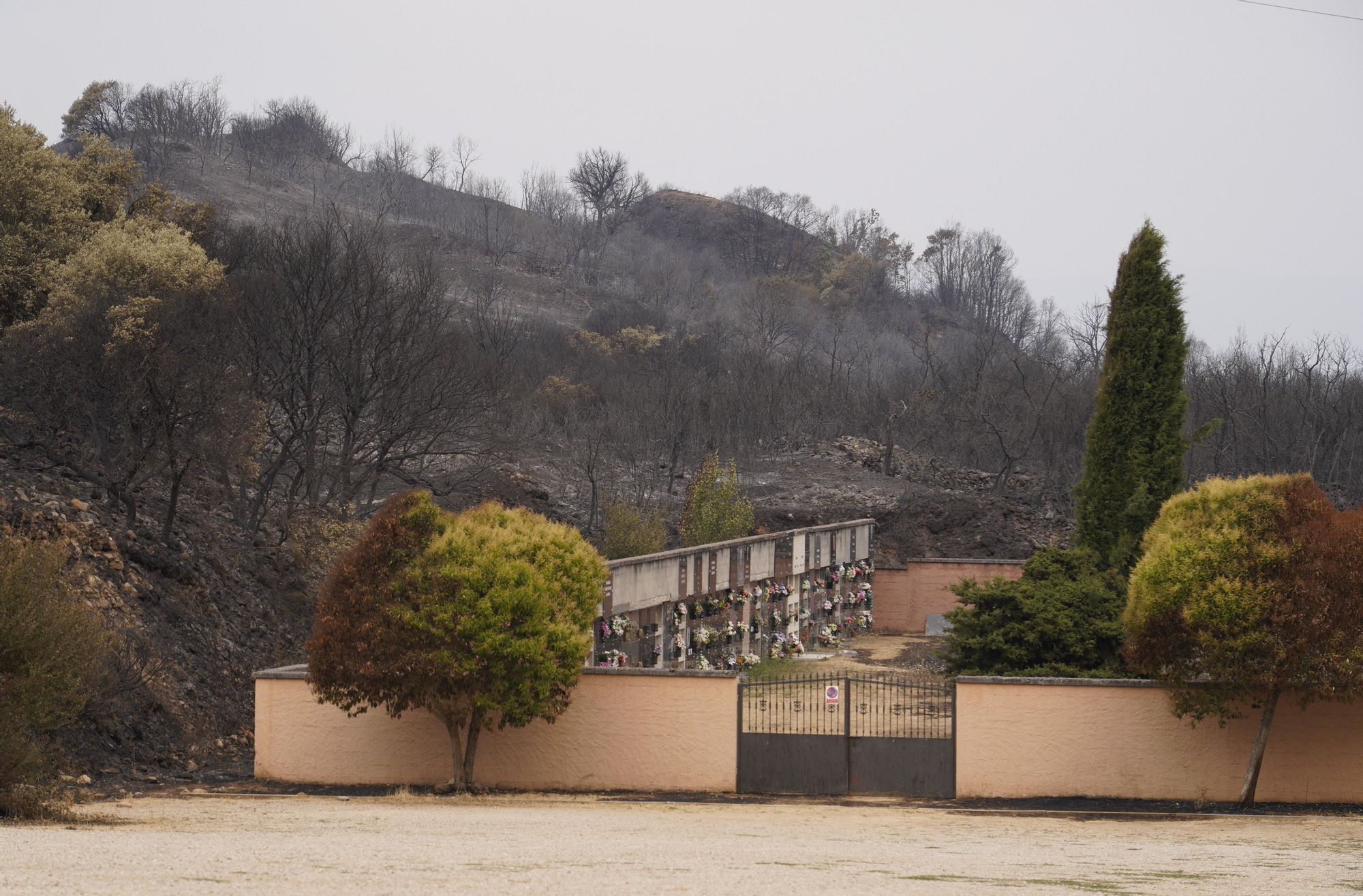 Las Médulas y sus pueblos enseñan los rescolgos de su tragedia, en imágenes