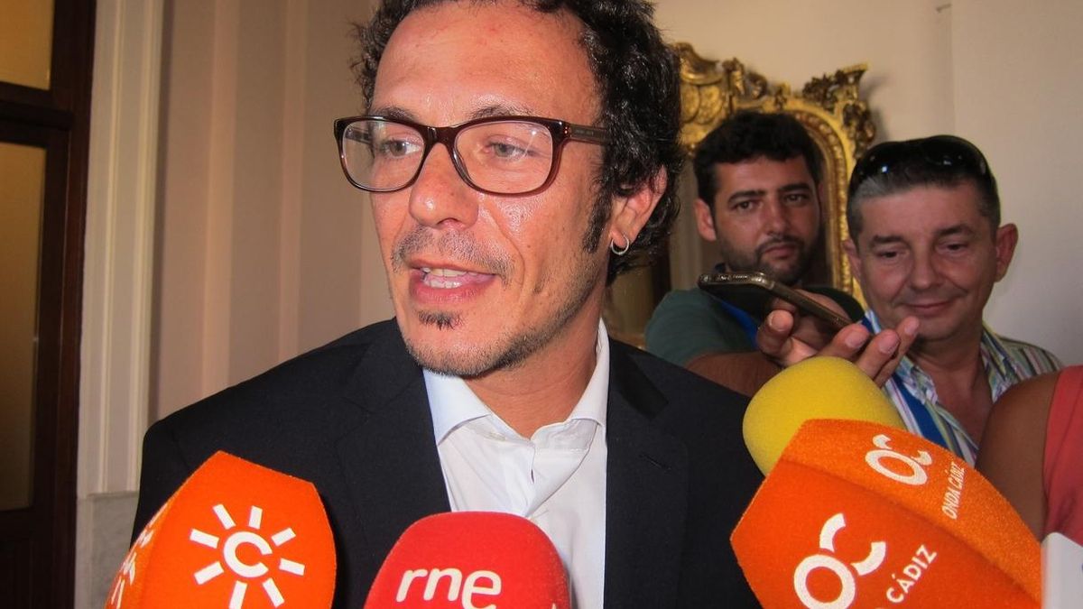 El alcalde antepone "otras urgencias" al debate sobre el nombre del Teatro Pemán o del "Nazareno sí o no"