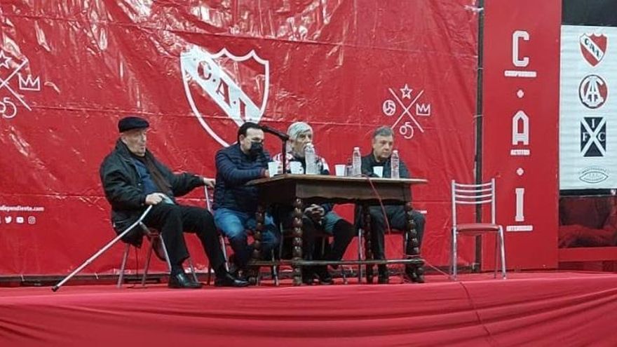 Crisis en Independiente: Hugo Moyano ya se despidió de los empleados del club