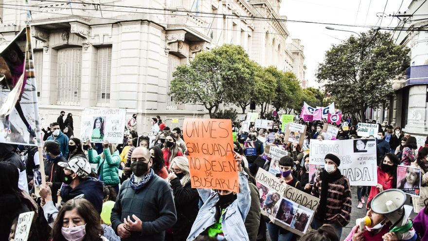 "Que nos devuelvan a Guada", una multitudinaria marcha pidió en San Luis por la aparición de la nena