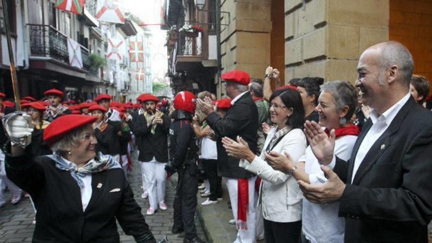 No, esta no será la primera vez que la Diputación de Gipuzkoa reciba al alarde mixto de Hondarribia, fue en 2011