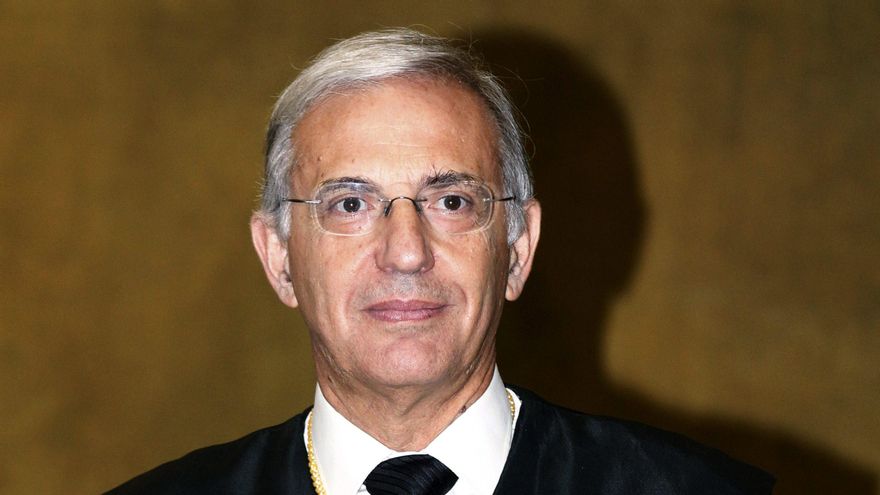 Feijóo se reunió en secreto con fiscales conservadores a los que prometió derogar varias leyes del Gobierno