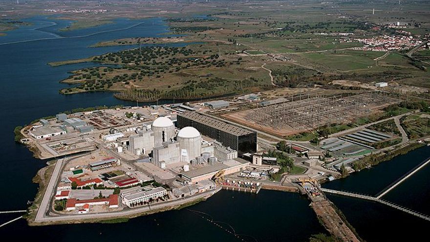 Guardiola avisa de que no "acatará el sectarismo medioambiental" ante el cierre de la central nuclear de Almaraz