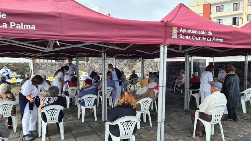 El Área de Salud instala un punto de vacunación temporal en El Castillete