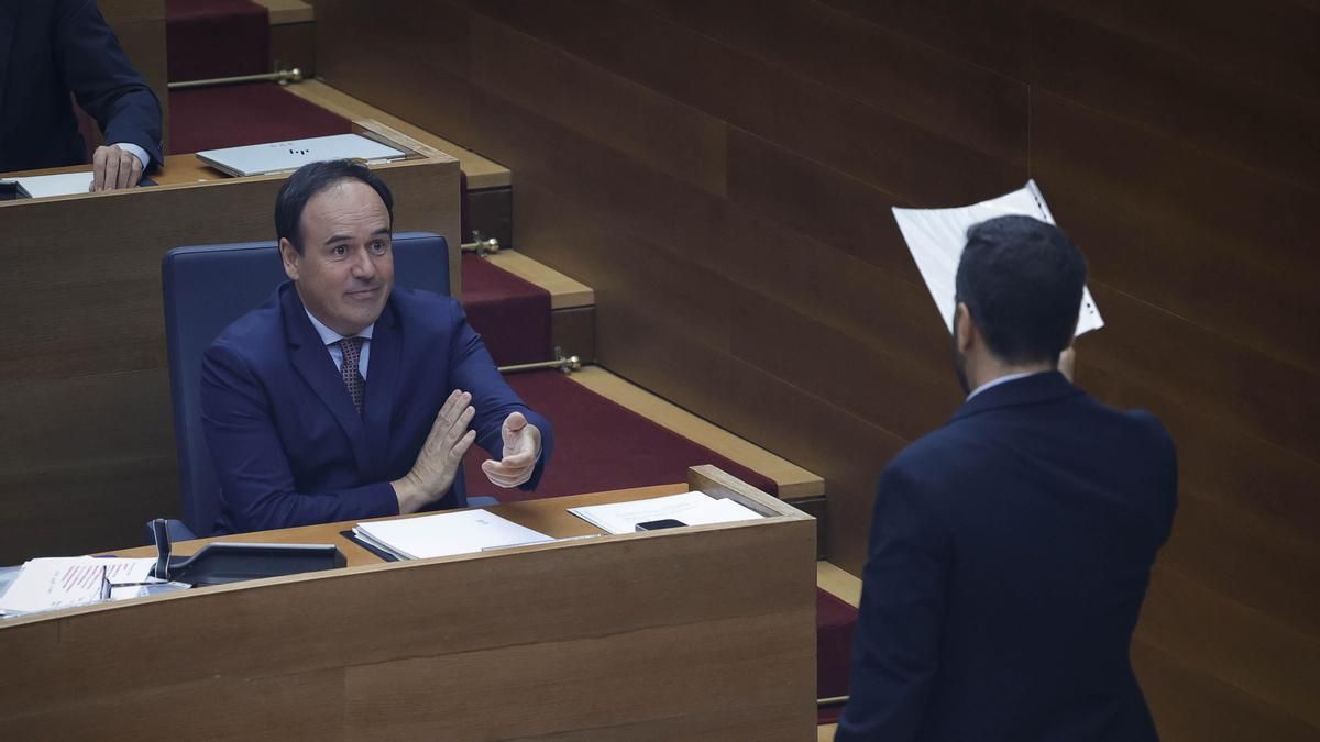 Las sombras del negocio del sol en el Consell de Llorca: perdona 56 millones a tres planes de fotovoltaica plagados de irregularidades