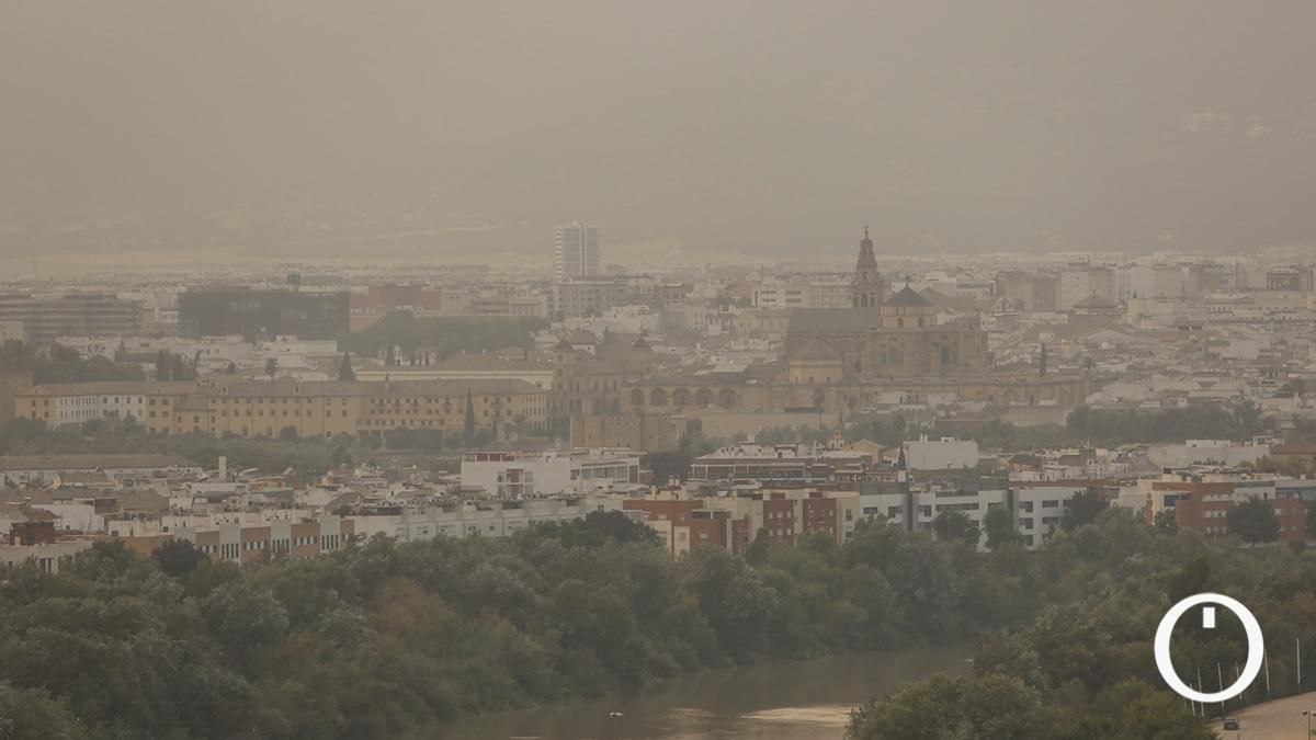 Humo de los incendios del norte de España llega a Córdoba