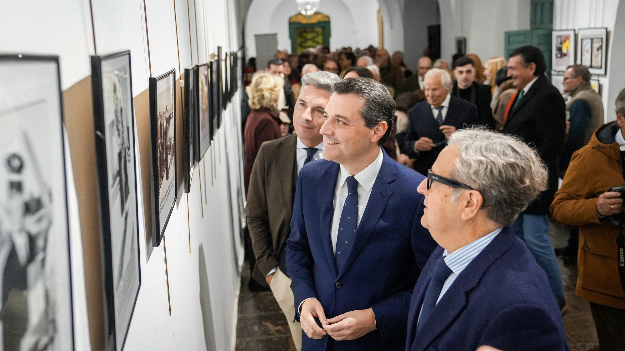 Exposición '80 años de la firma fotográfica Ladis. Homenaje por el noventa cumpleaños de El Cordobés.