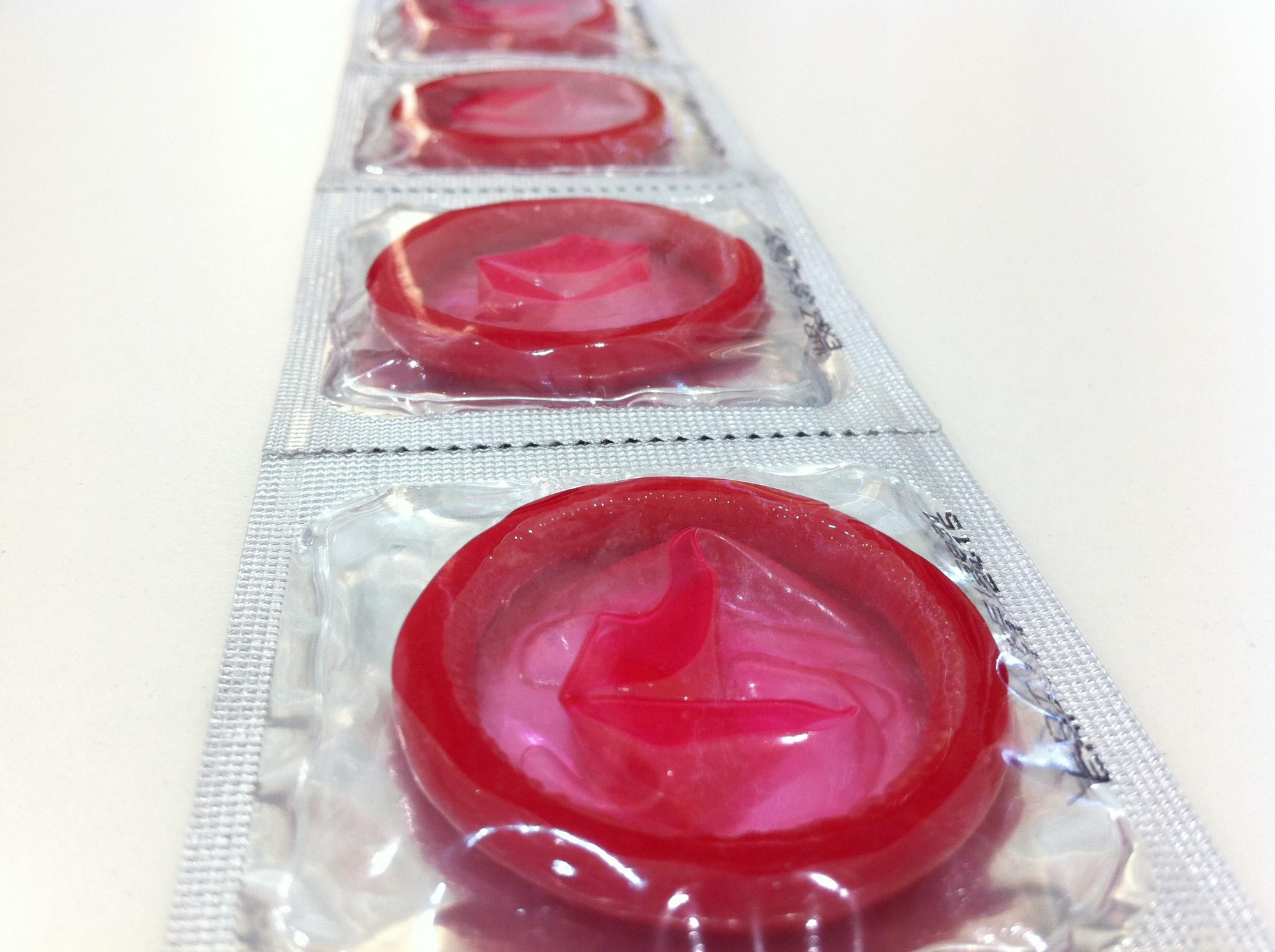 Avances médicos, cambios culturales y falta de campañas de prevención: un combo peligroso detrás de la caída del uso del preservativo. No es solo una problemática entre jóvenes