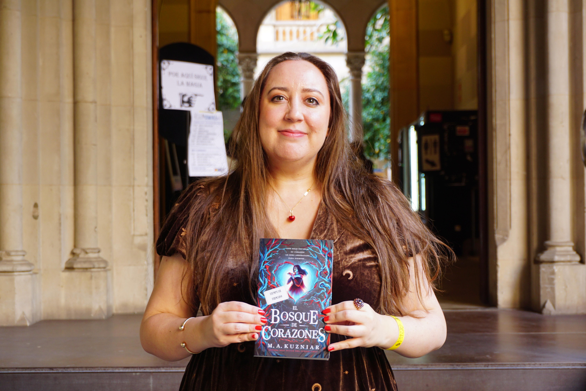 M.A. Kuzniar, escritora de El bosque de corazones (Urano, 2025)
