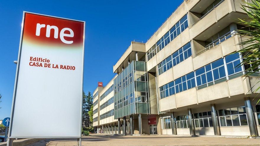 Los redactores de informativos de RNE piden por carta a la dirección que deje de "desguazarse" la radio pública
