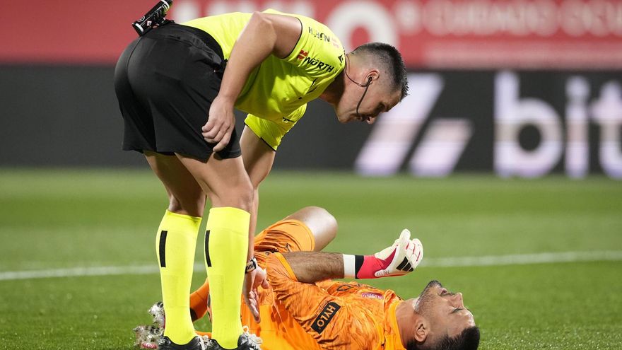 Adiós a las pérdidas de tiempo y fingir lesiones: Laliga publica nuevas normas arbitrales que sancionarán estos gestos