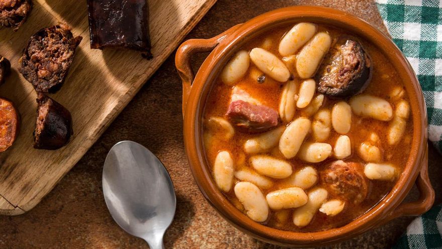 De sidrerías a sitios con Estrella: 10 restaurantes para comerse Gijón (y sus platos típicos)