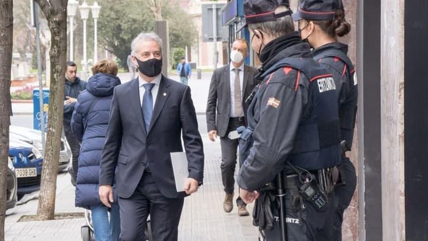 El Gobierno de Urkullu busca "bases compartidas" sobre ETA y la memoria pero EH Bildu y PP se desmarcan