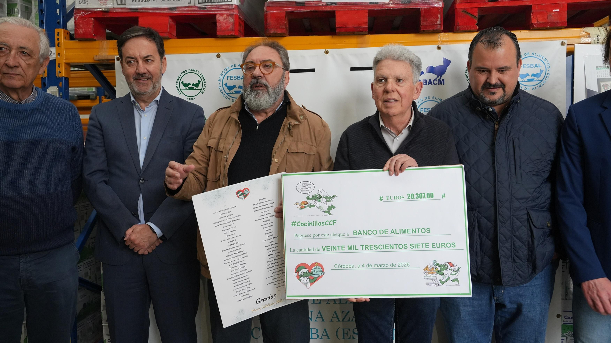 Entrega del cheque simbólico al Banco de Alimentos por el Calendario Solidario y del Menú de Nochebuena Cocinillas CCF