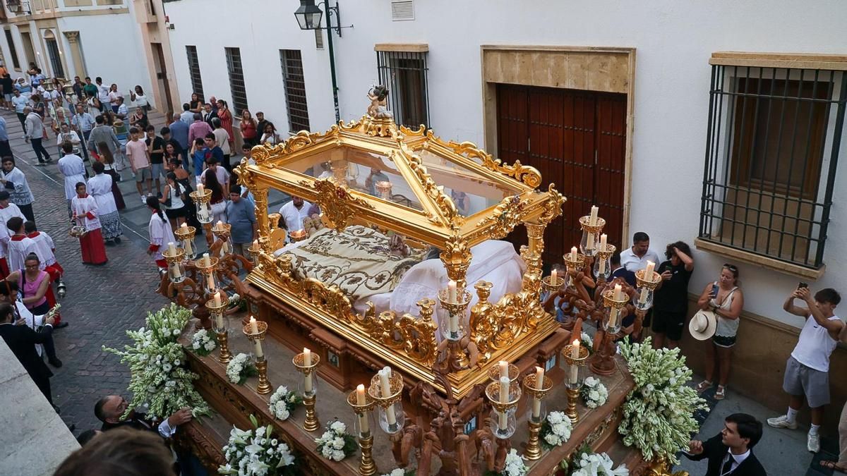La procesión de la Virgen del Tránsito de Córdoba, en imágenes