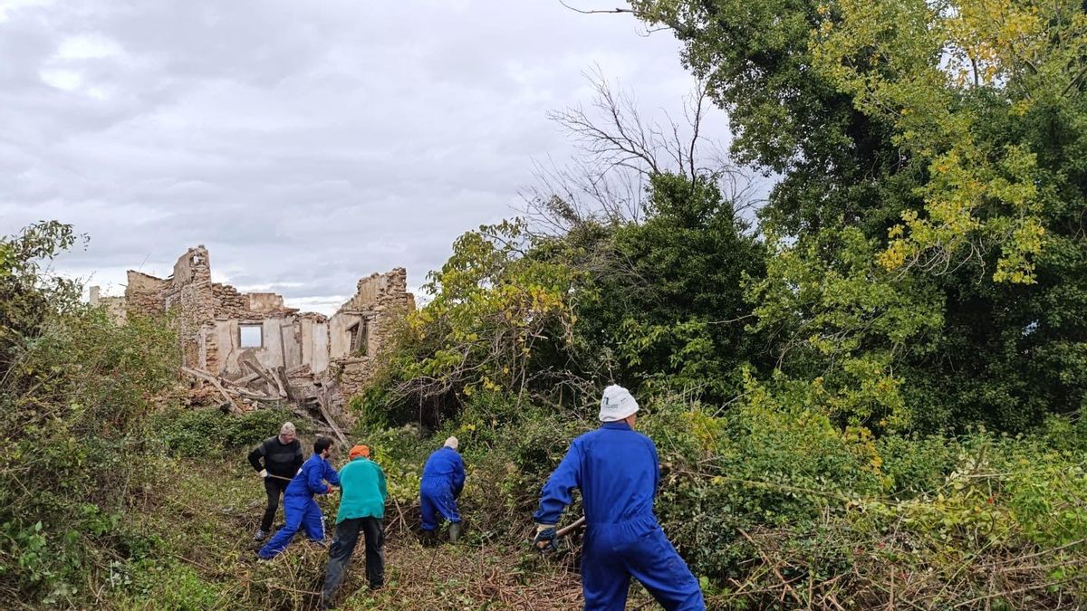 Descendientes de vecinos de Oteruelo se vuelcan con las veredas