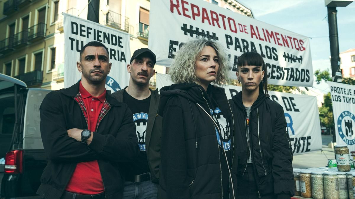 César Mateo, Marco Marini, Leonor Watling y Claudia Salas en una escena de 'Salvador'