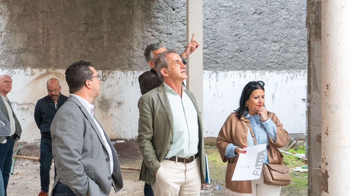 Reciente visita del director de infraestructuras del Gobierno de Canarias al Hotel Emblemático.
