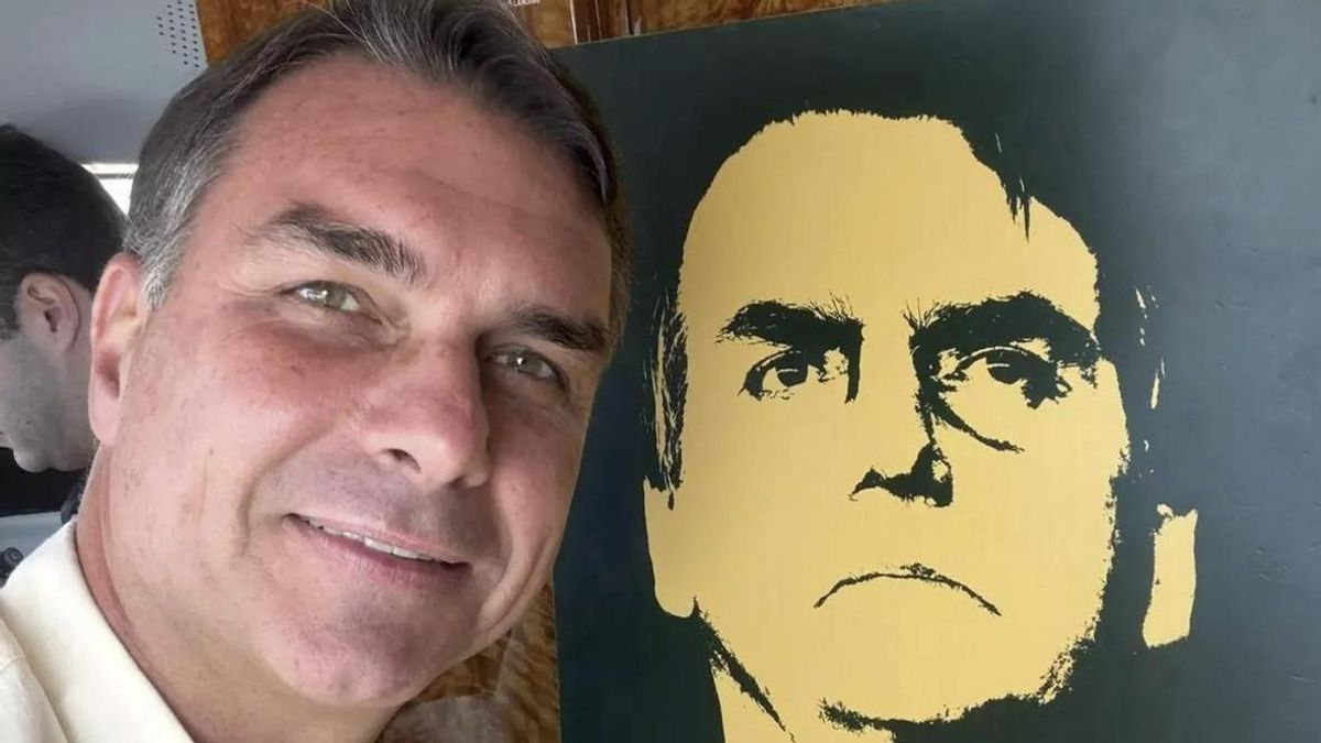 La Justicia le prohibió salir del país a Flávio Bolsonaro por una investigación de lavado de dinero