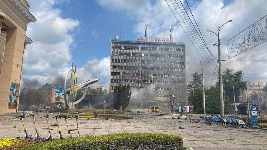 Al menos 21 muertos en un ataque con misiles en una ciudad del centro de Ucrania