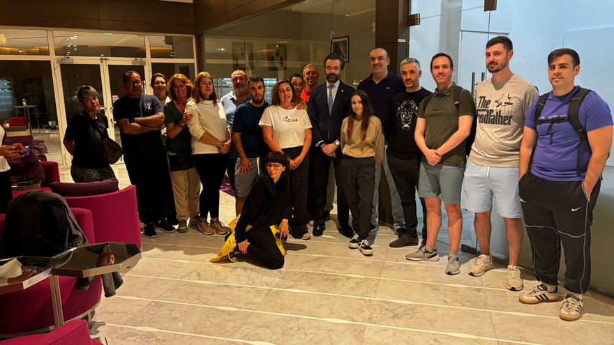 Incertidumbre y miedo entre los andaluces, en vilo para ser evacuados en Doha: "Esperamos mientras caen bombas"