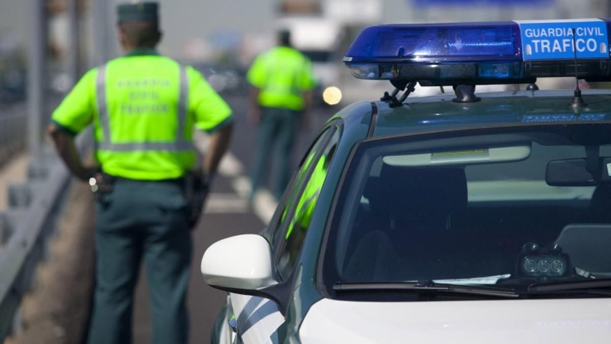 Herida moderada en un accidente de tráfico en La Grama entre una moto y un camión