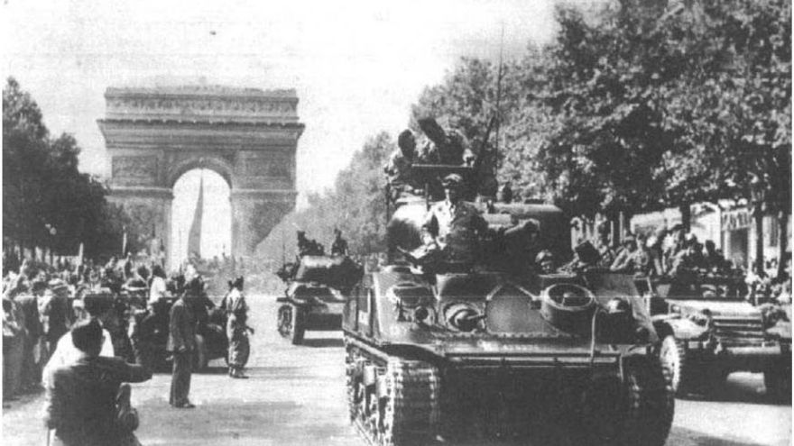 Desfile de La Nueve en su llegada a París