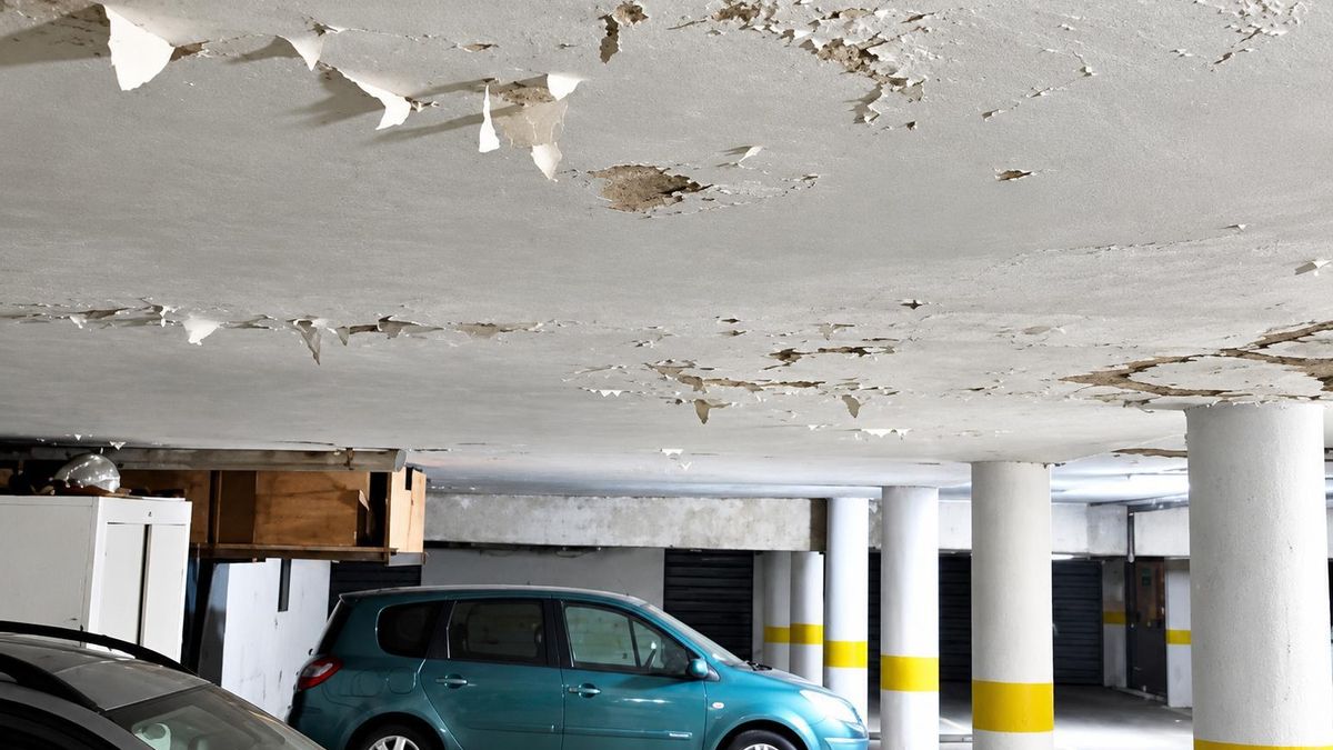 Imagen del mal estado del garaje del edificio