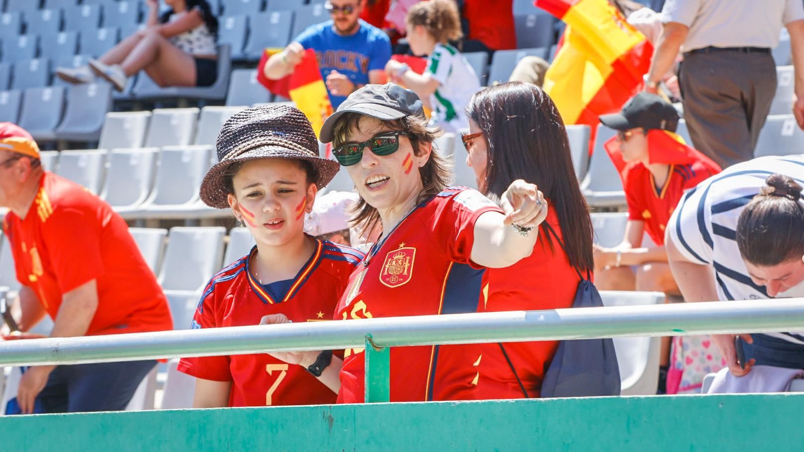 Afición en el partido de la selección femenina  España - Ucrania