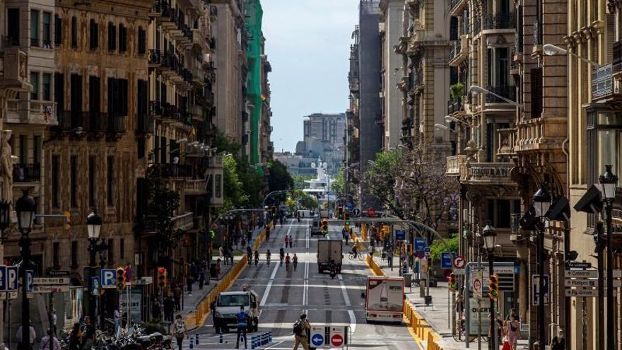 Vista general de la Vía Laietana de Barcelona, este sábado.